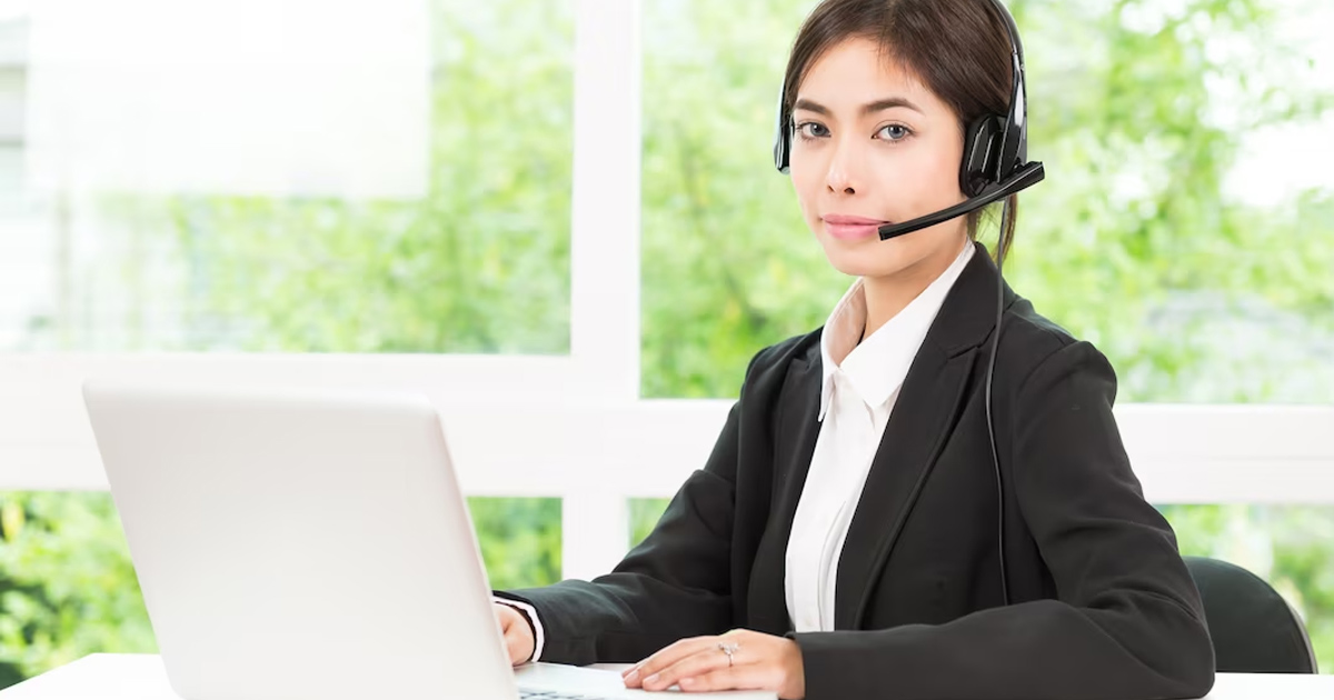 Hình ảnh về khuyến mãi thưởng nạp tiền và nạp lại tại FV88, với biểu tượng tiền và phần trăm thưởng